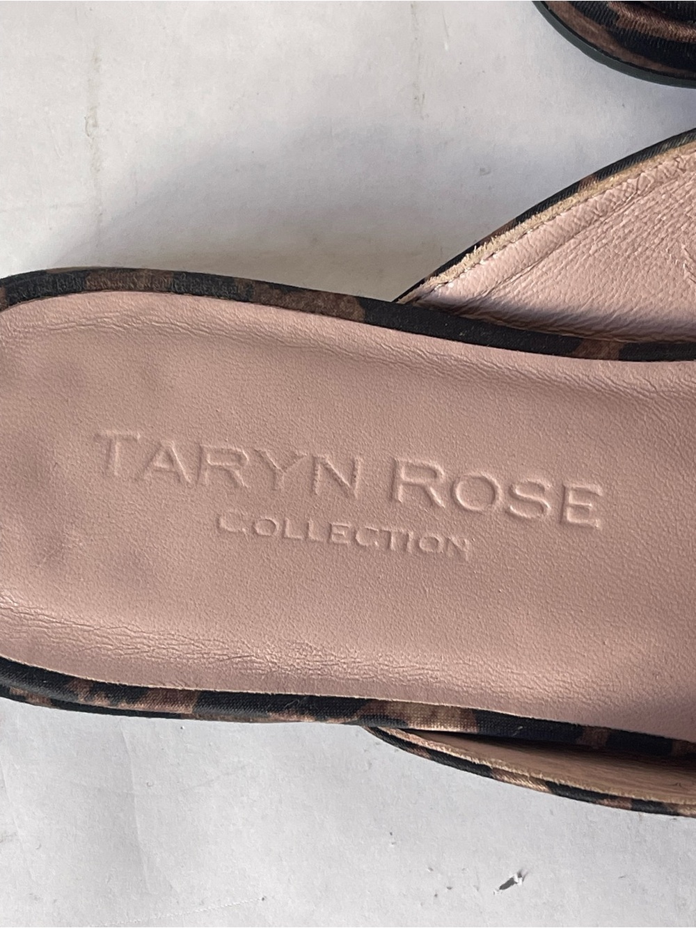 Taryn Rose Leopard-Print Slide Mules with Gold Accent Made in Italy 🇮🇹 Size 8.5 - Picture 6 of 14